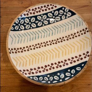Threshold wooden serving bowl